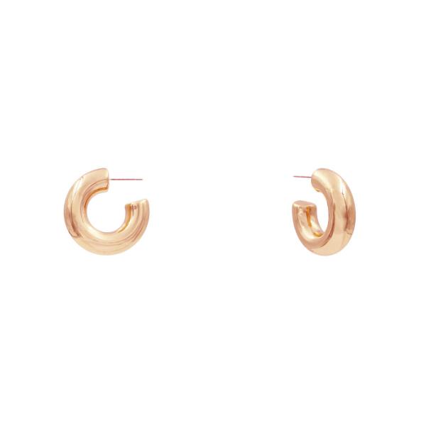 METAL PUFFY C HOOP EARRING