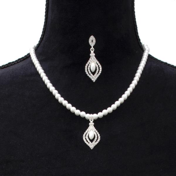 POINTED OVAL PEARL BEAD RHINESTONE NECKLACE