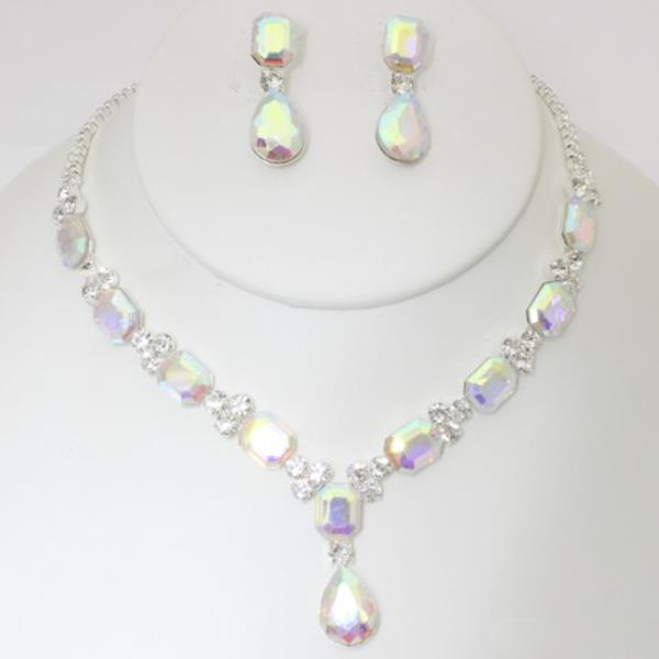 TEARDROP EMERALD RHINESTONE NECKLACE