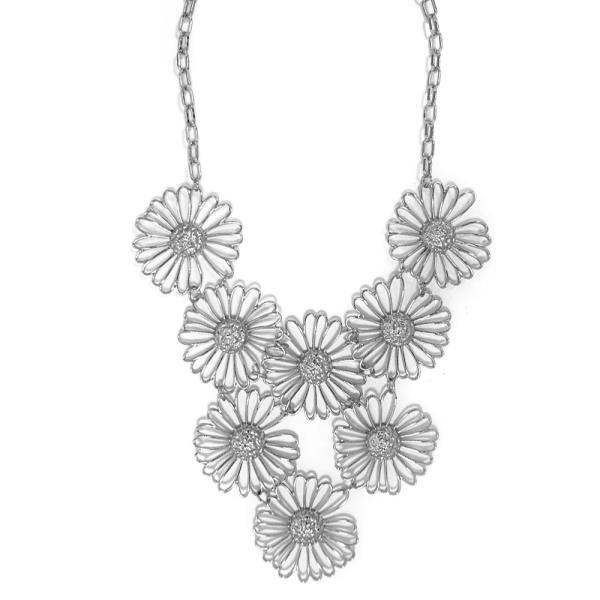 FLOWER STATEMENT METAL NECKLACE