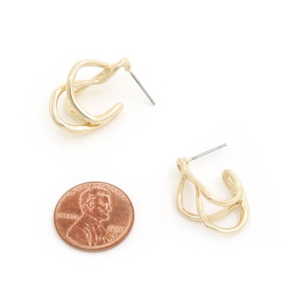SODAJO WIRE METAL GOLD DIPPED EARRING