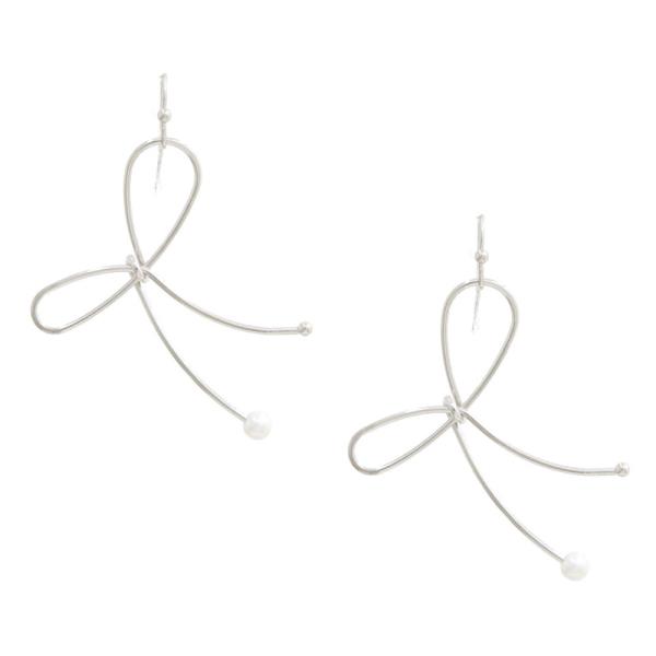 WISPY THIN METAL RIBBON BOW WITH PEARL TIP DANGLE EARRING