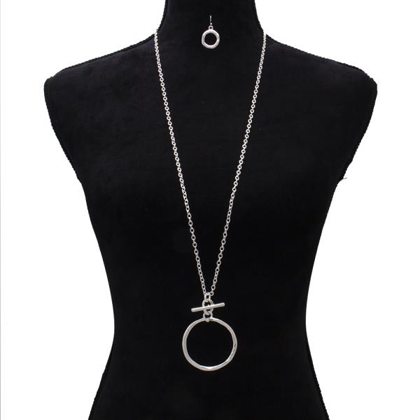 METAL ROUND PENDANT LONG NECKLACE EARRING SET