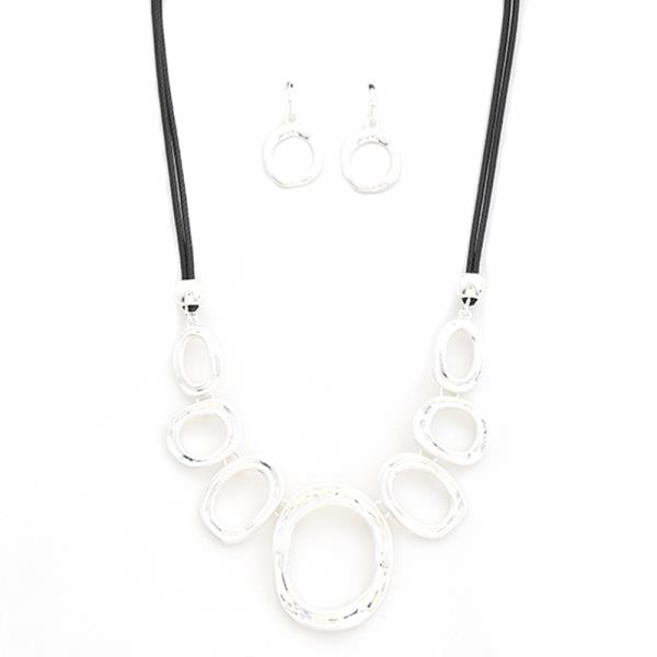 METAL ROUND STATEMENT CORD NECKLACE EARRING SET