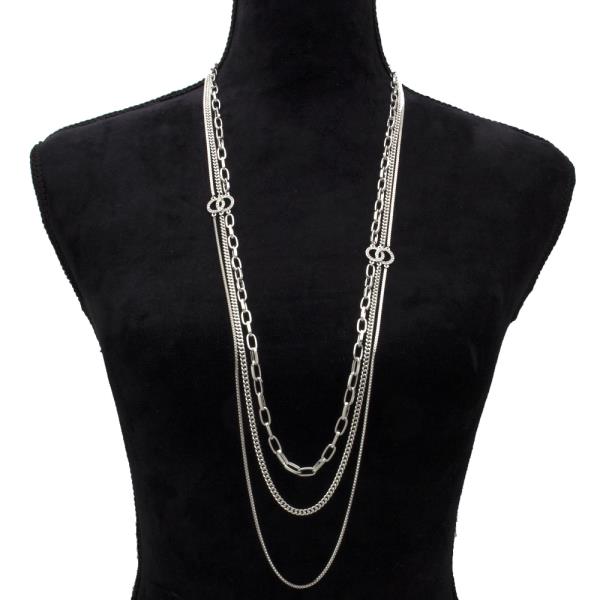 DOUBLE CIRCLE LAYERED METAL NECKLACE