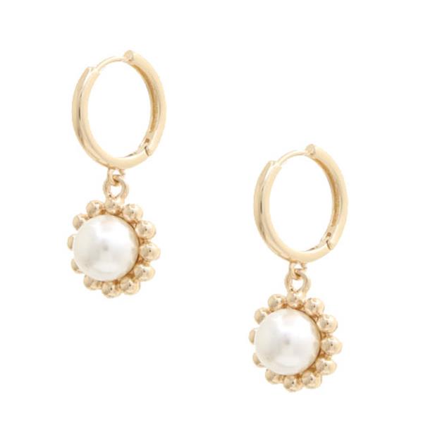 PEARL BEAD FLOWER HUGGIE EARRING