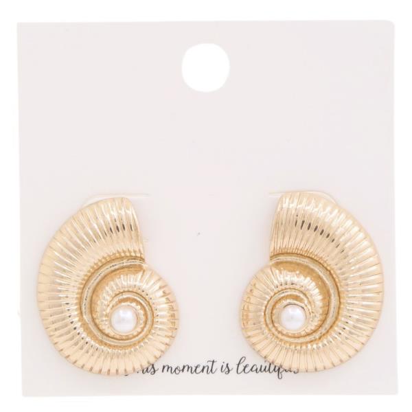 PEARL METAL SHELL POST EARRING