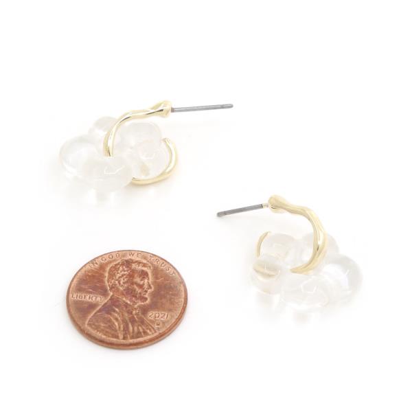 SODAJO CLEAR FLOWER GOLD DIPPED EARRING