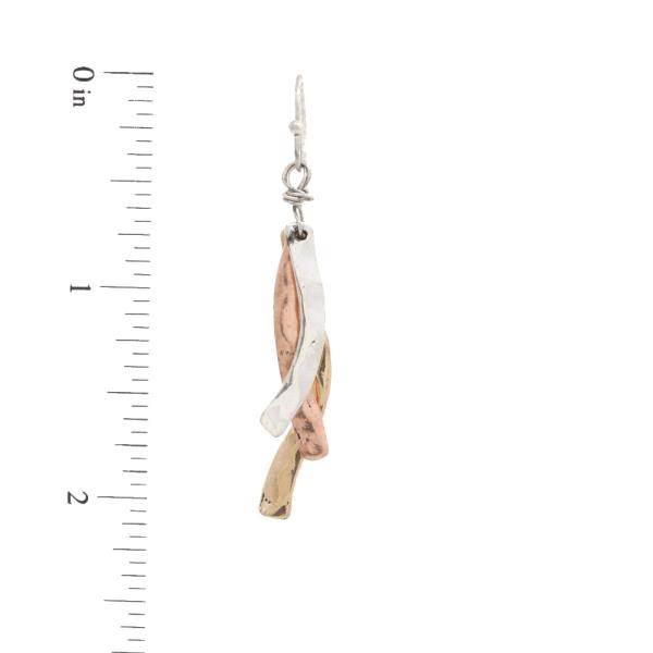 CURVE METAL DANGLE EARRING