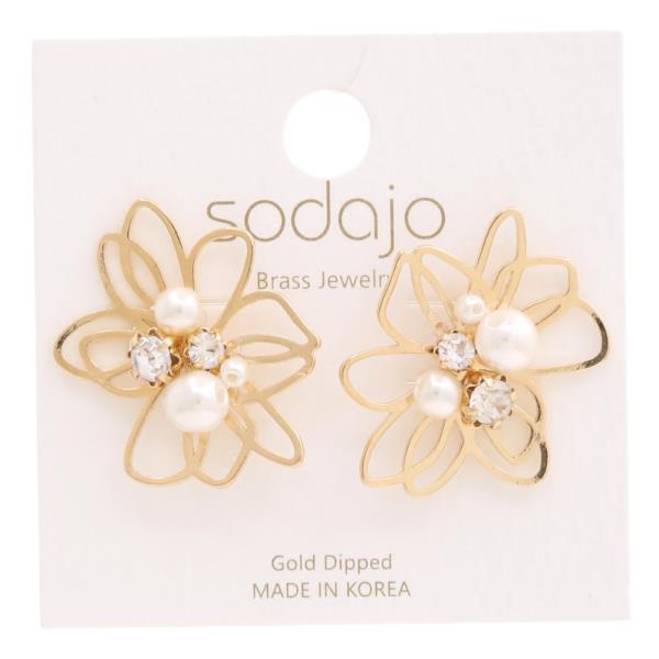 SODAJO GOLD DIPPED BRASS METAL PEARL FLOWER EARRING