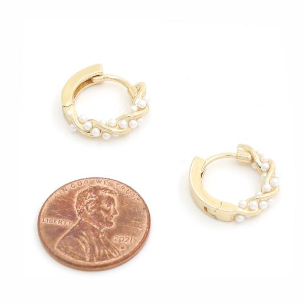 SODAJO GOLD DIPPED BRASS PEARL METAL HOOP EARRING