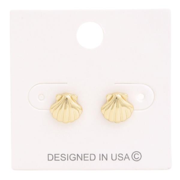 SHELL STUD EARRING