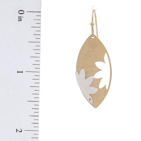 OVAL LEAF DESIGN HOOK EARRING