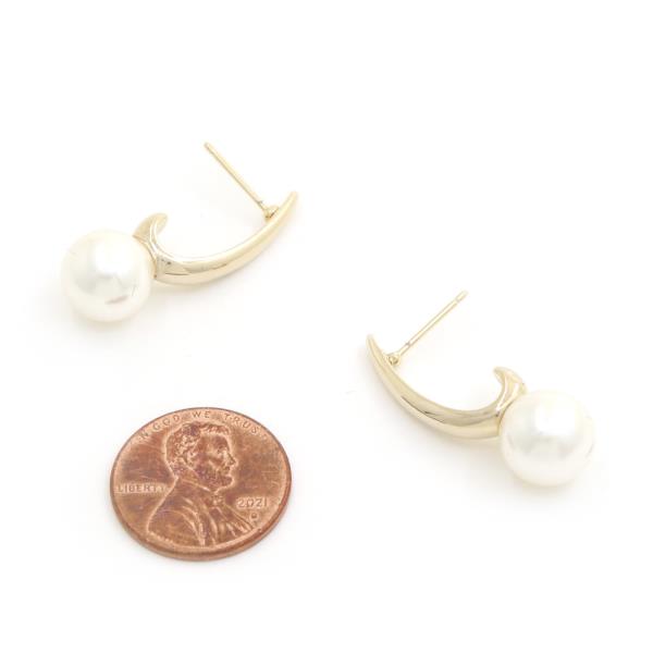 SODAJO PEARL BEAD OVAL GOLD DIPPED EARRING