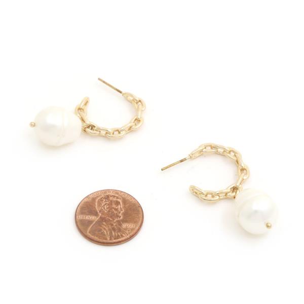 PEARL BEAD OVAL LINK HOOP EARRING