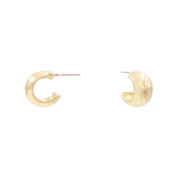 EMETAL C HOOP EARRING