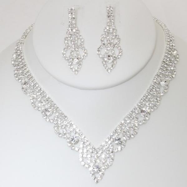V SHAPE SCALLOP EDGE RHINESTONE NECKLACE