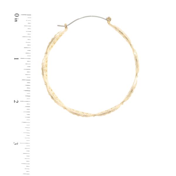 FLOWER PATTERN METAL HOOP EARRING
