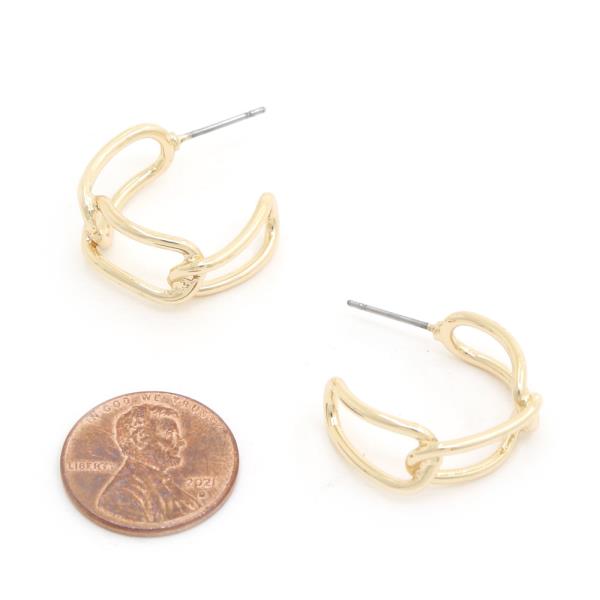 OVAL LINK METAL HOOP EARRING