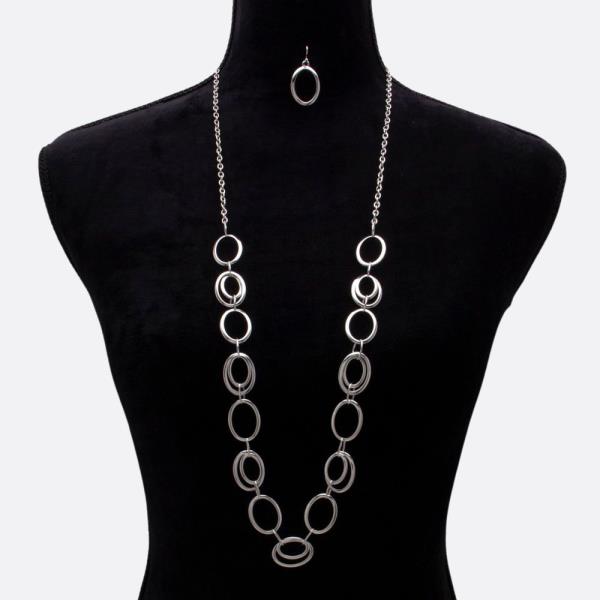 OVAL LINK METAL NECKLACE