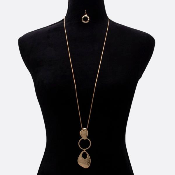 CUT OUT METAL LINK NECKLACE