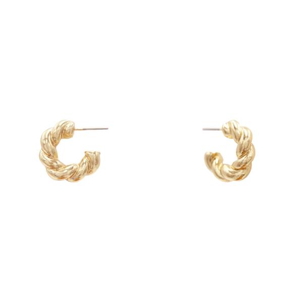 TWISTED TEXTURE OPEN C HOOP EARRING