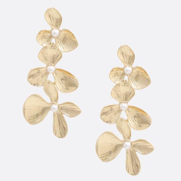 TRIPLE FLOWER PEARL BEAD METAL EARRING