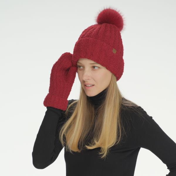 CC COZY YARN HAT & MITTEN SET
