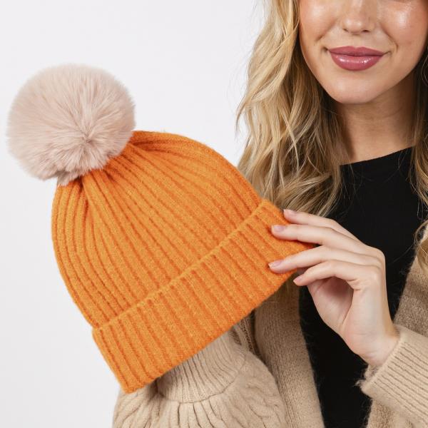 SOLID COLOR POM POM TWO TONE BEANIE