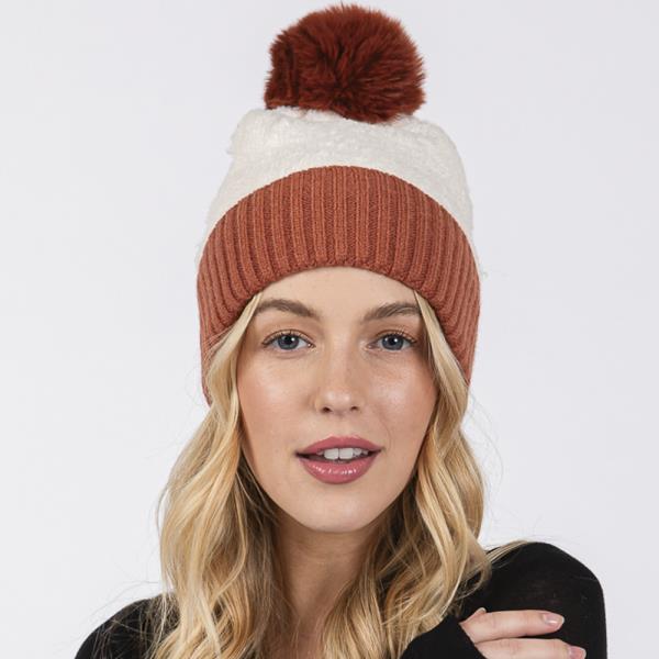 TWO TONE FLEECE POM POM BEANIE