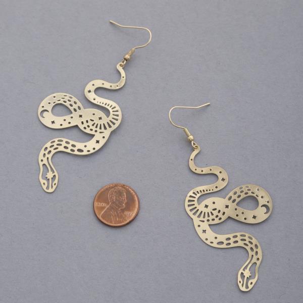 SDJ CUT OUT SNAKE METAL DANGLE EARRING