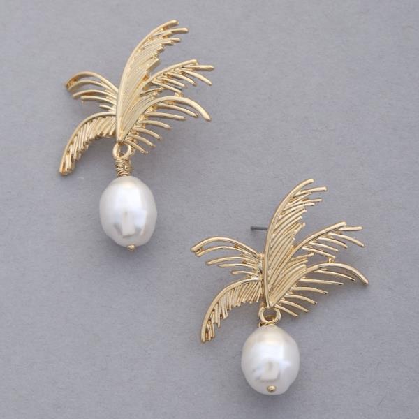 PEARL BEAD LEAF EARRING