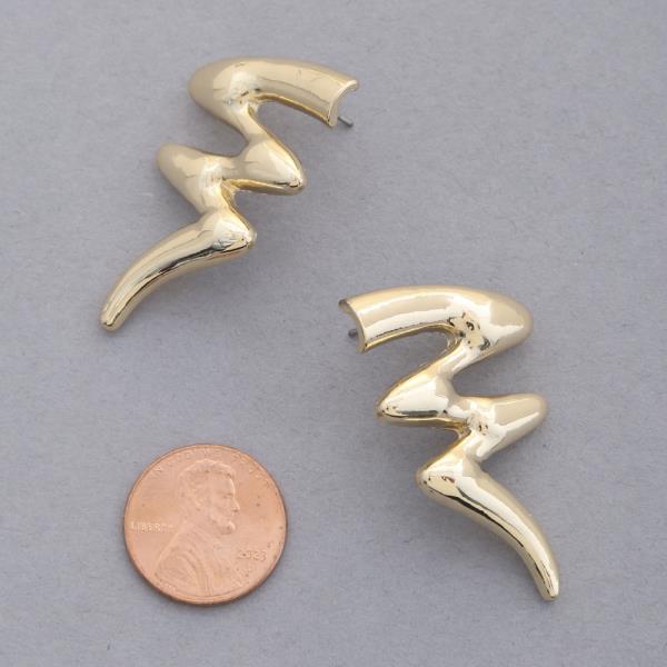 WAVY METAL EARRING