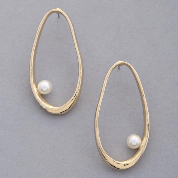 PEARL BEAD OVAL METAL EARRING