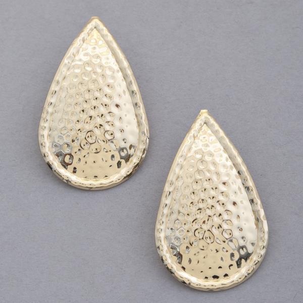 HAMMERED METAL TEARDROP EARRING