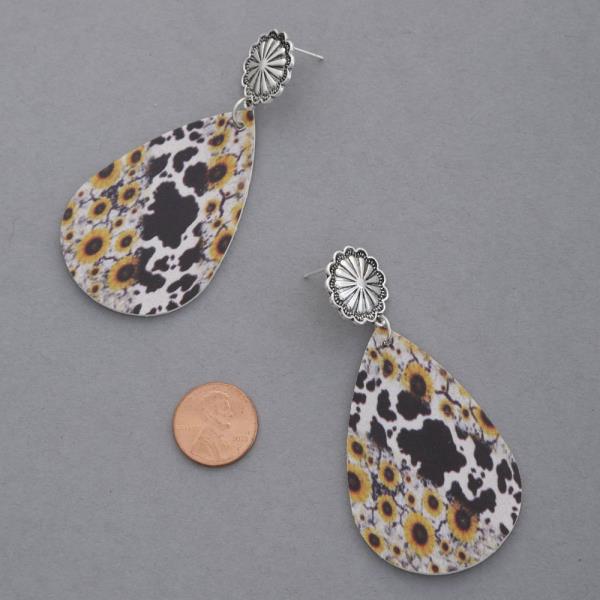 TEARDROP FLOWER PATTERN EARRING