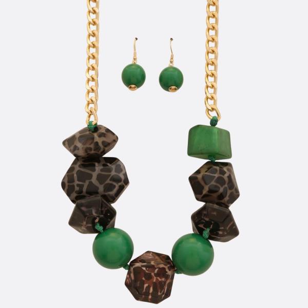 ANIMAL PRINT BEAD NECKLACE