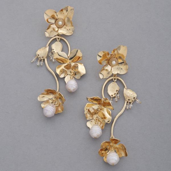 TRIPLE FLOWER PEARL BEAD METAL DANGLE EARRING