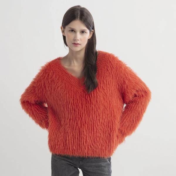 FUZZY EYELASH SWEATER