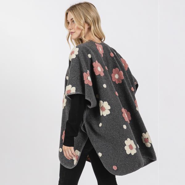 FLEECE FLOWER DETAILED KIMONO