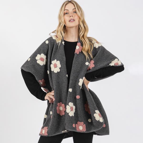 FLEECE FLOWER DETAILED KIMONO