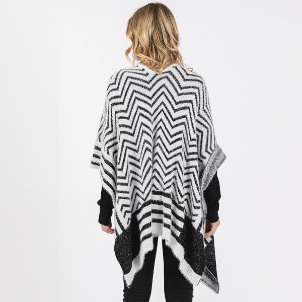 FUZZY CHEVRON PATTERN RUANA