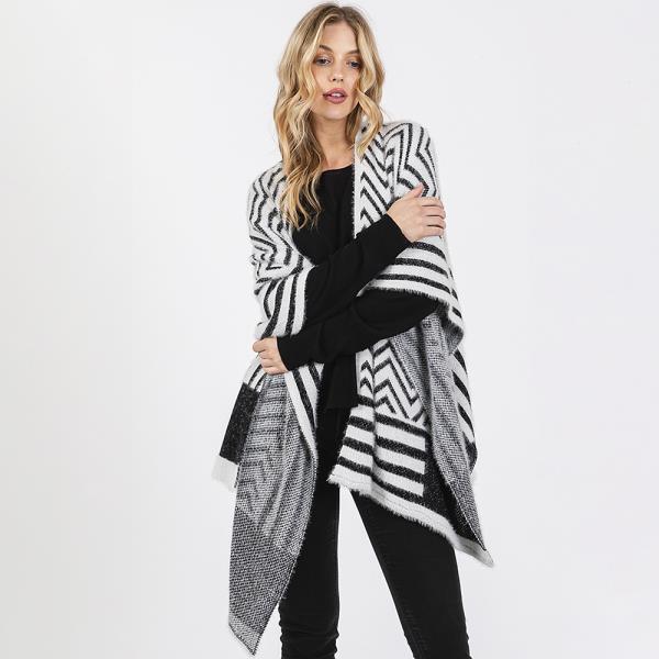 FUZZY CHEVRON PATTERN RUANA