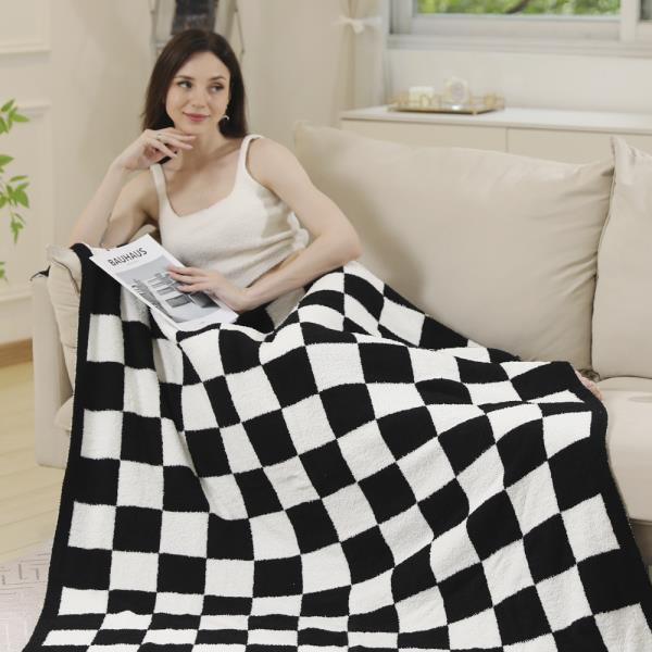 CHECKERED REVERSIBLE THROW BLANKET