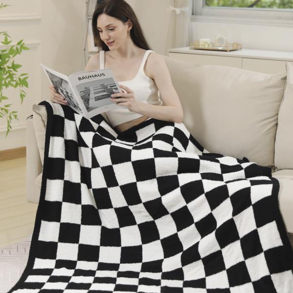 CHECKERED REVERSIBLE THROW BLANKET