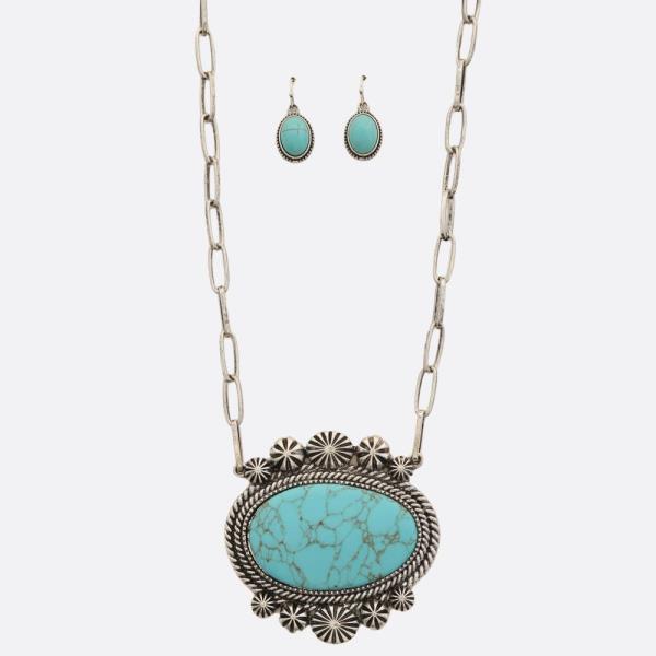 WESTERN TURQUOISE OVAL PENDANT NECKLACE