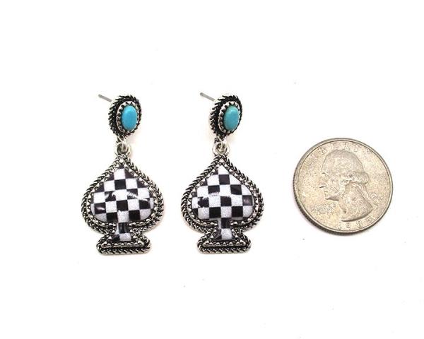 WESTERN STYLE SPADE CHEKCER EARRING