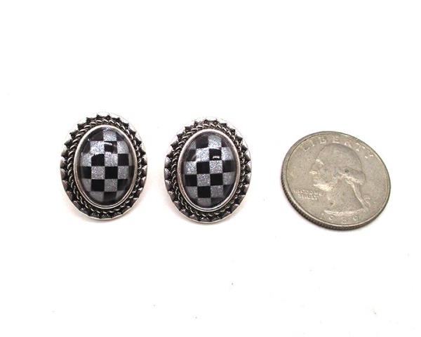 WESTERN STYLE OVAL EARRING