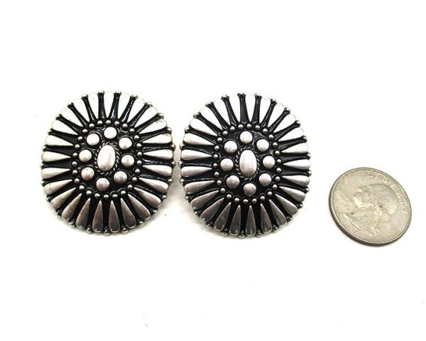 WESTERN STYLE EARRING