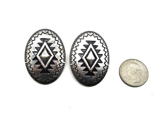 WESTERN STYLE EARRING